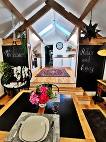 Pheasants Retreat with Hot Tub and Fire Pit - Image 2