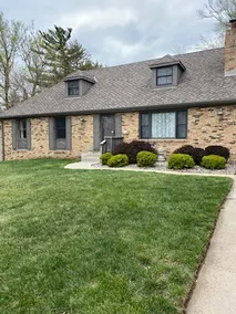 Four Bedroom Bellevue Beauty - Image 2