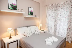 Piraiki Seaside Apartment - Image 3