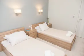 Piraiki Seaside Apartment - Image 4