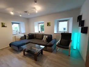 First floor apartment with garden - Image 2