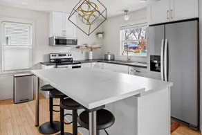 Best Location Downtown - Clean and Bright Bungalow - Image 3