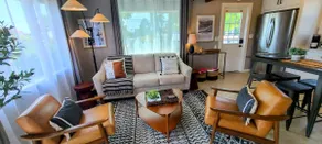 Modern comfort-Beach/dining, 5-10min walk-Parking. - Image 3