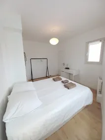 the 29 spacious, 4 people, 2 beds, air conditioning and wifi - Image 3