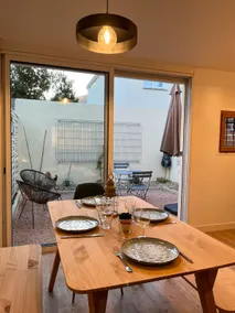 Charming renovated 2-room apartment with garden - Image 2