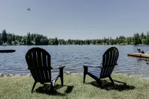 Lakefront | Dreamy | Lawn Games | Paddleboard - Image 3