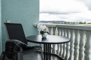 Beautiful apartment on the edge of the field - Image 2