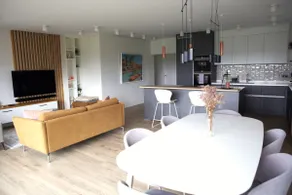 Peaceful Modern 2 BR Penthouse with nice view - Image 2