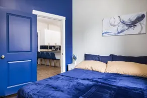 Spacious Arcade Apt, Sleeps 10, King Bed, Near DT - Image 5