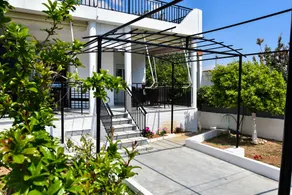 Detached house by the sea - Image 2