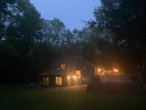 The Blue House Saugs - Hudson Valley Spring Escape - Image 2