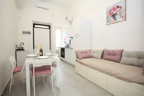 Sara's Brilliant Apartment - Image 2
