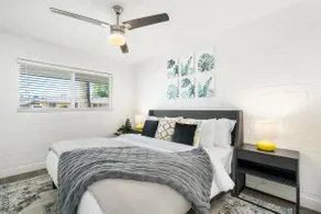 Black and Yellow Old Town | King Bed! - Image 5
