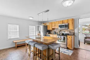 Warm & Welcoming 5BR Home - Image 4