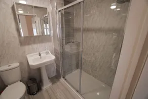NEW Spacious City Centre Studio - Image 4