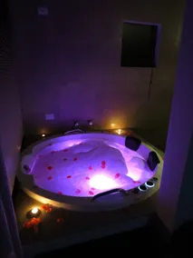 Double hydro, indoor fireplace and amazing view - Image 5