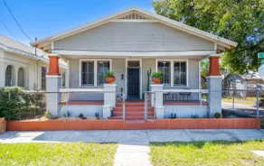 Black & White Historic Bungalow - Pets Allowed - Image 3