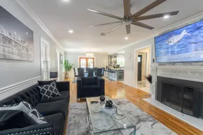 17 Mins to UBS Arena/Hot Tub/Game Room/King Bed - Image 2