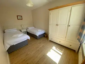 Leitrim Quay - Riverside Cottage 7 - Image 5