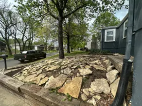 Charming 4br house w/ Free parking + Wifi - Image 3