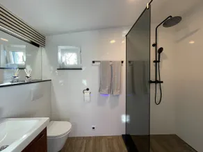APP2 Room with Privat Terrace Green Oasis Garden - Image 3