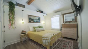 Cozy Historic Cottage | Walk to Northshore - Image 2