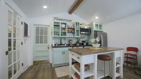 Cozy Historic Cottage | Walk to Northshore - Image 4