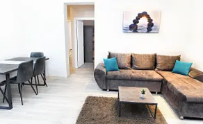 Cozy 2 Bedroom Apartment in the City Center - Image 3