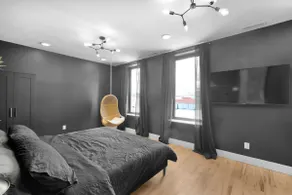 Luxury Loft Overlooking Downtown - Image 4