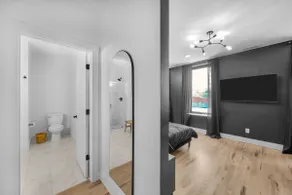 Luxury Loft Overlooking Downtown - Image 5