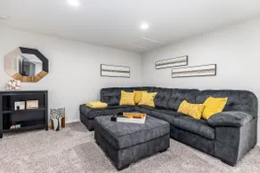 Updated Unit w/Panoramic Views - Image 2