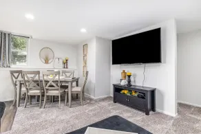 Updated Unit w/Panoramic Views - Image 4