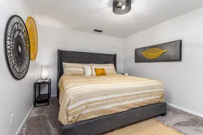 Updated Unit w/Panoramic Views - Image 5
