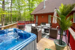 Pool/BeachFamily Friendly Streamside Chalet+HotTub - Image 4