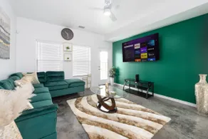 Contemporary-3 Bedroom-Rooftop in the Heart of Downtown Conroe - Image 3