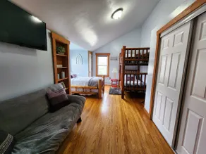 Lakeshore Loft - Spacious Apt Short Walk to Beach - Image 2