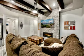 Modern Accessorized 3-Bedroom - Image 5