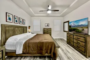 Modern Accessorized 3-Bedroom - Image 4
