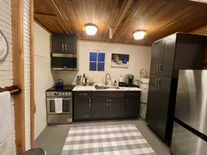 Wild Valley Cottage!-Historical Schoolhouse - Image 3
