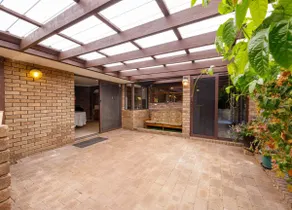 Riverton Retreat with sauna. - Image 5