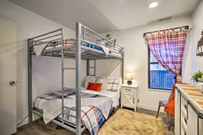2BR/2BA * 1 min to Ski Bus * Near Food - Image 5