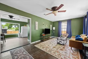 Business Traveler, Entire House, Extended Stays - Image 3