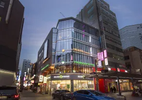UH Suite The Jongno - Image 2