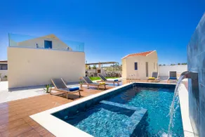 Villa Makisland With Sea View - Image 3