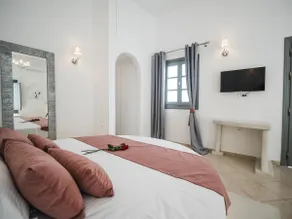 Suite with Pool | Rose - Image 5