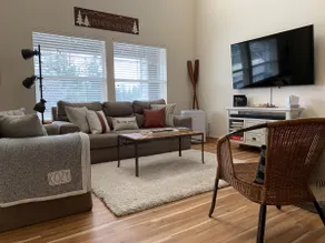 Mountain Lodge Retreat - Image 4