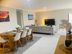 Busselton Stylish 5 Bed, 3 Bathroom Home - Image 2