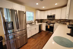 The Pullman Mod: Stylish 4br + Close to the Axn! - Image 2