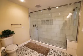 The Pullman Mod: Stylish 4br + Close to the Axn! - Image 4