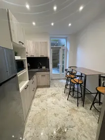 Apartment in the city center of Alès - Image 2
